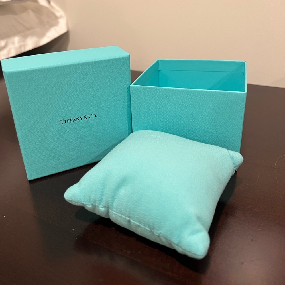 Tiffanys-TIFFANY & Co. Blue box